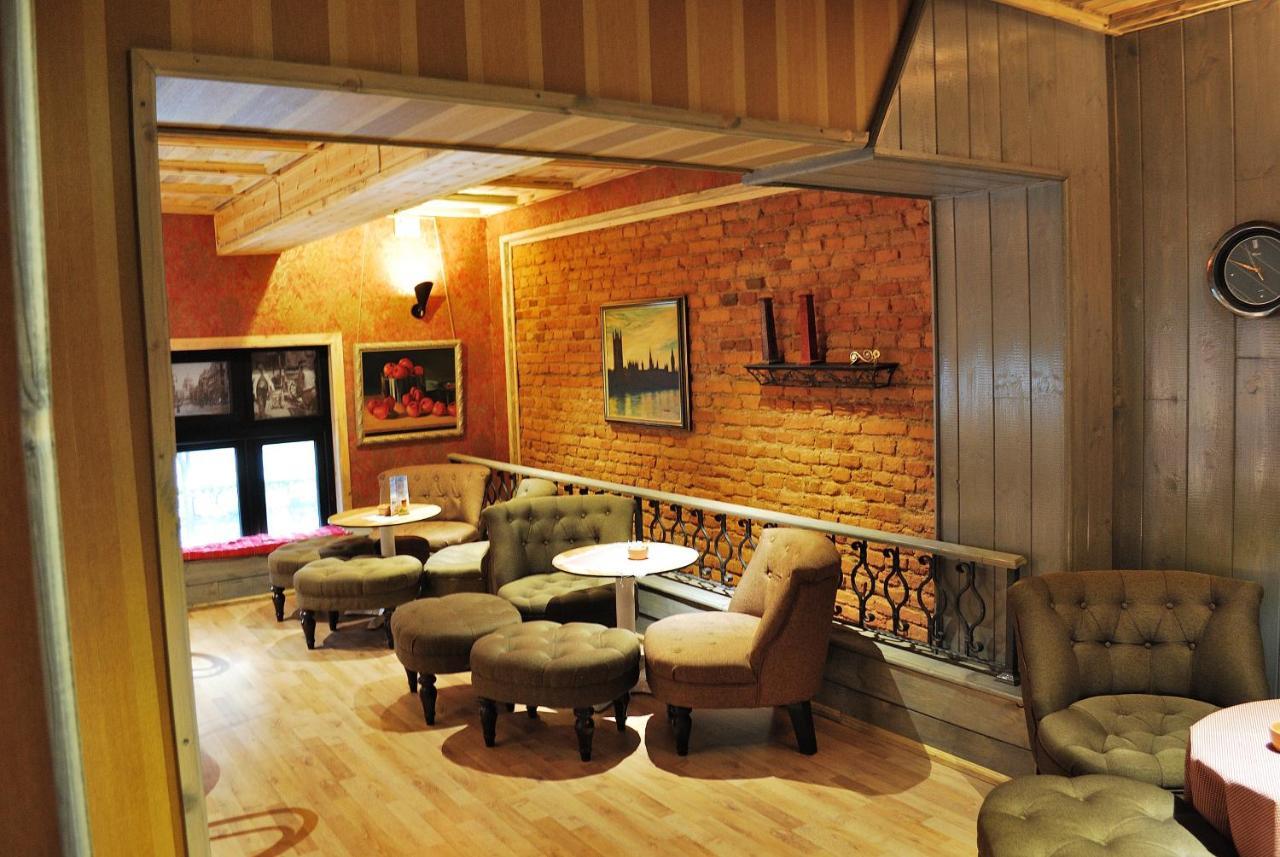 Hotel London *