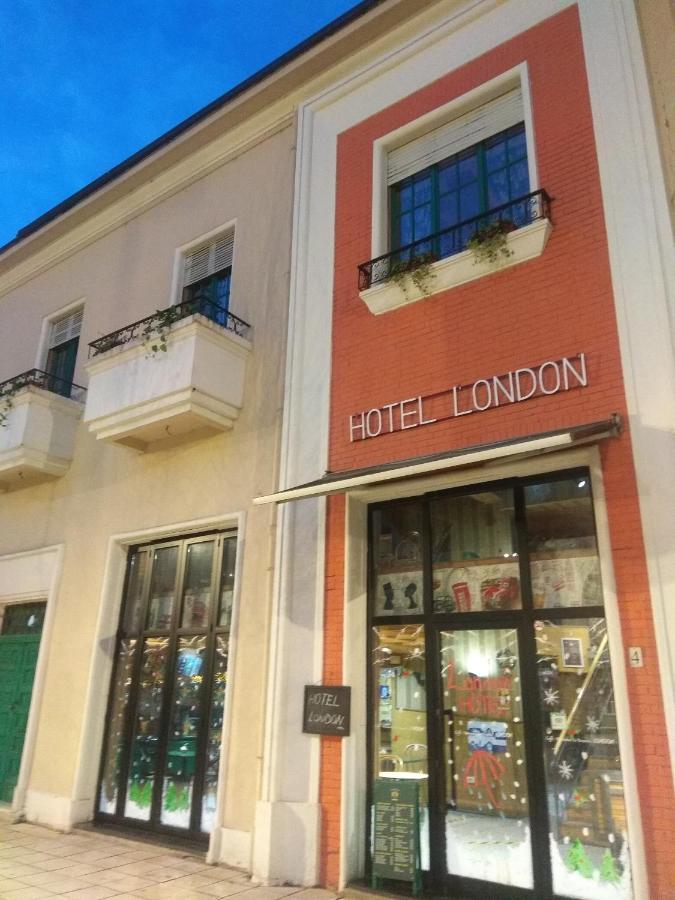Отель London